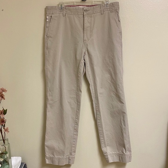 khaki pants and converse